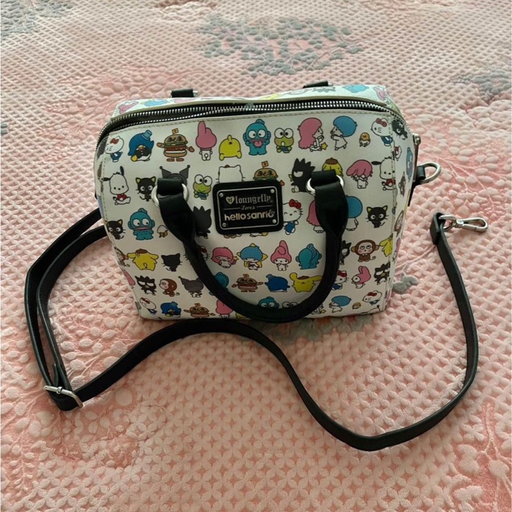 Hello Kitty purse with handle and strap